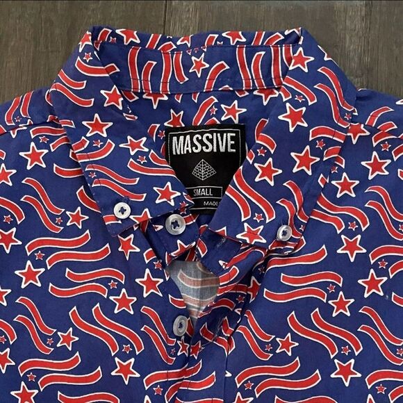 Massive Red White & Blue July 4th Button Down Men’s S NWT - Picture 3 of 4